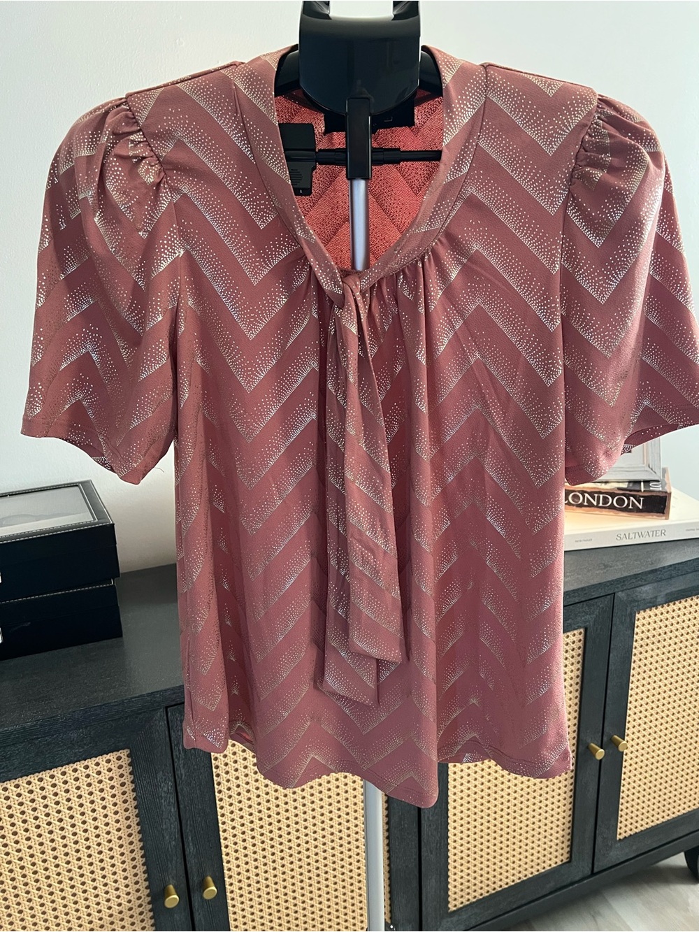 Louise Rose-Mauve Chevron Tie-Neck Short Sleeve Blouse